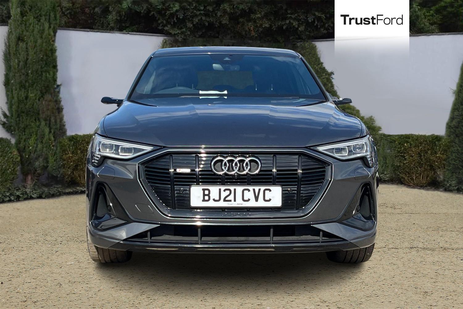 Audi e-tron Photo 5