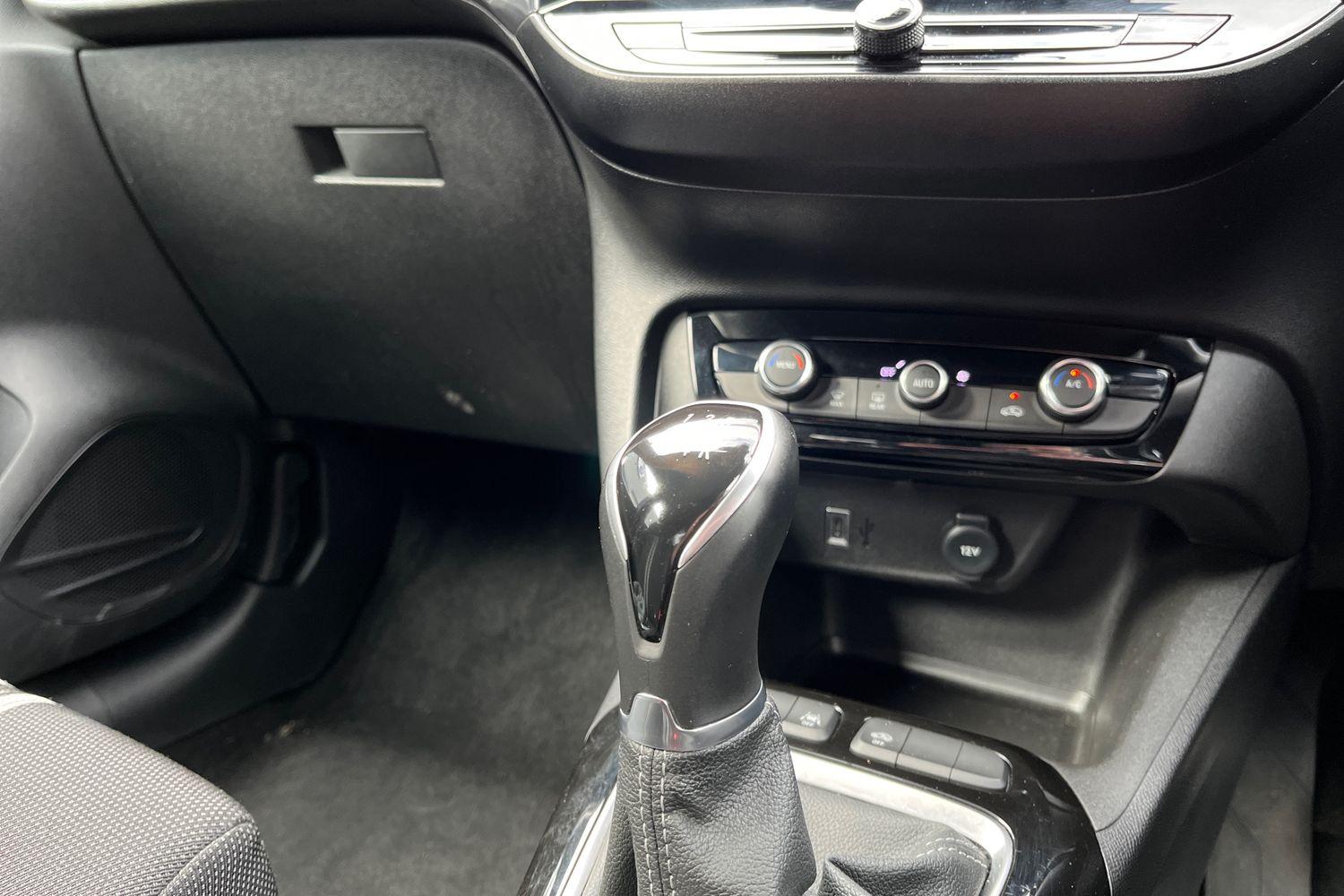 Vauxhall CORSA Photo 36