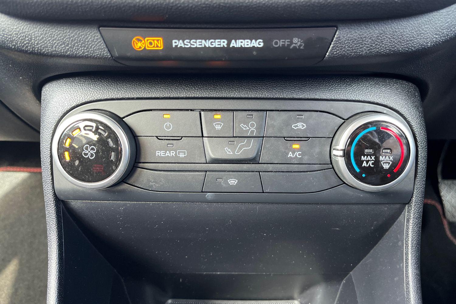 Ford FIESTA Photo 31