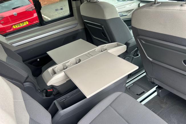 VOLKSWAGEN Multivan Photo 39