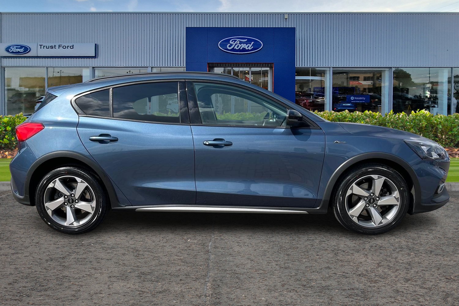 Ford Focus Photo 2