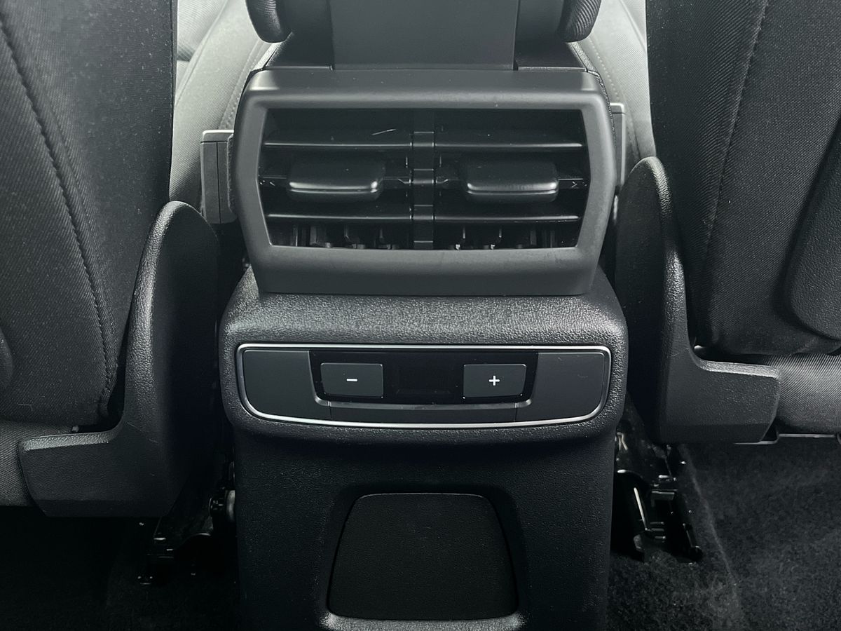 Audi Q4 e-tron Photo 38