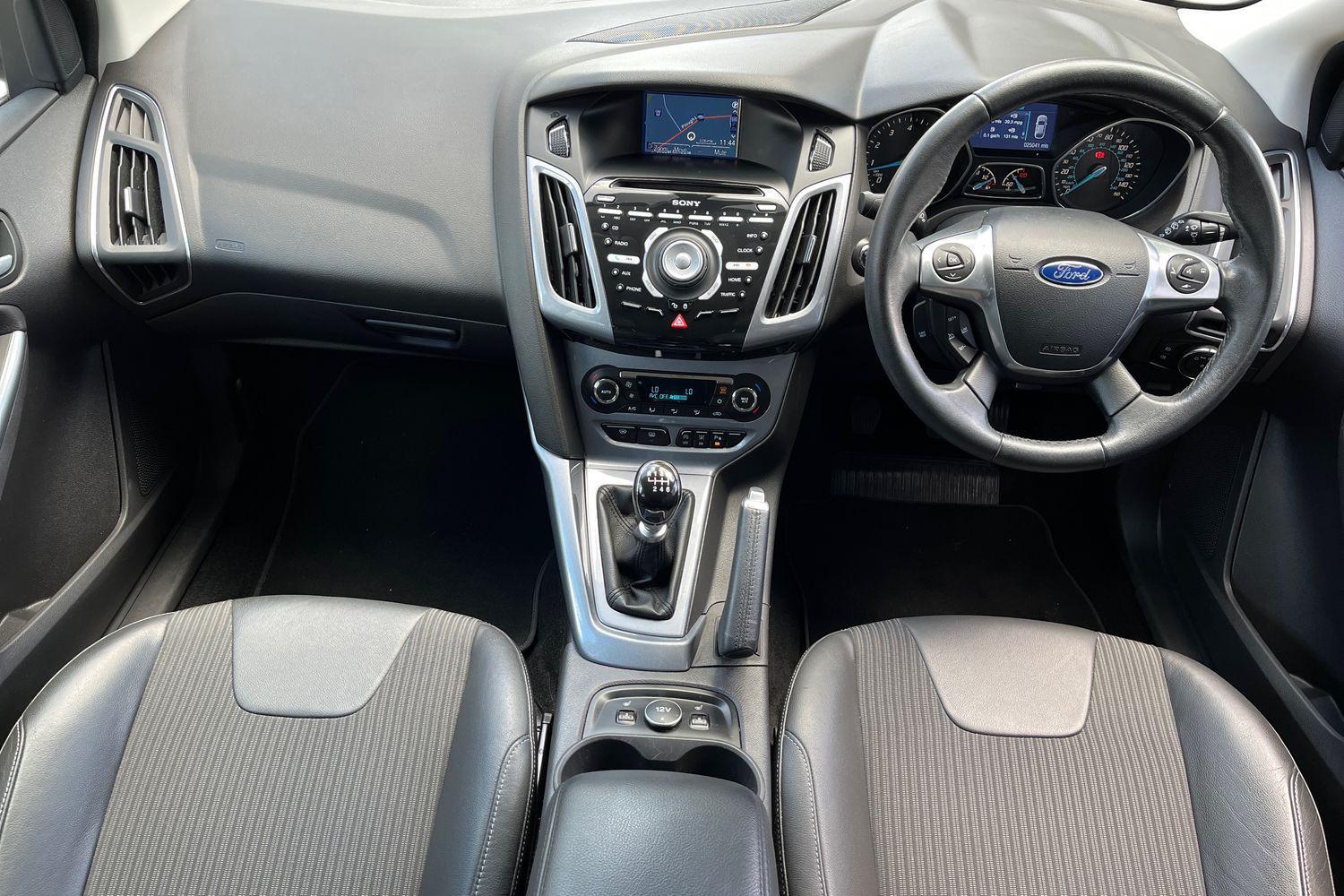 Ford FOCUS Photo 9