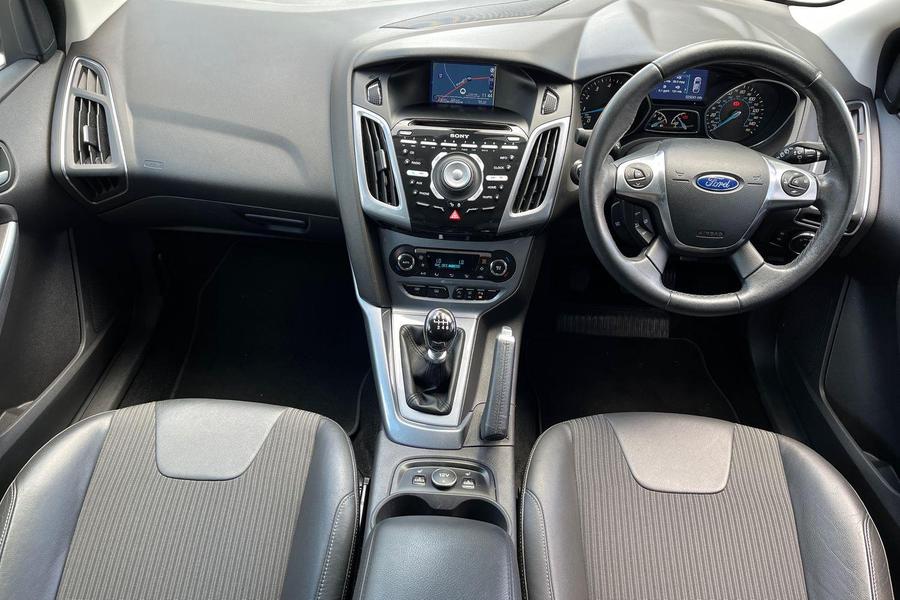 Ford FOCUS Photo autoimg-69d81748a8aff18c34bbe003f8809636eea53447.jpg