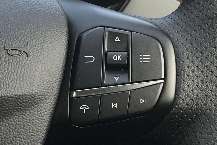 Ford KUGA Photo autoimg-69d8f7cf7e7c4f7859f894d467f32898dace4da7.jpg