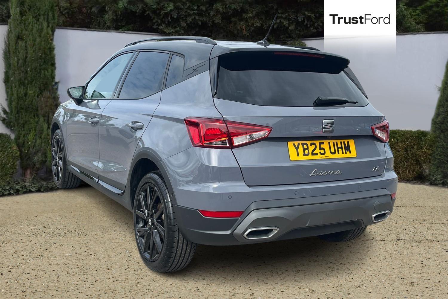 SEAT ARONA Photo 1