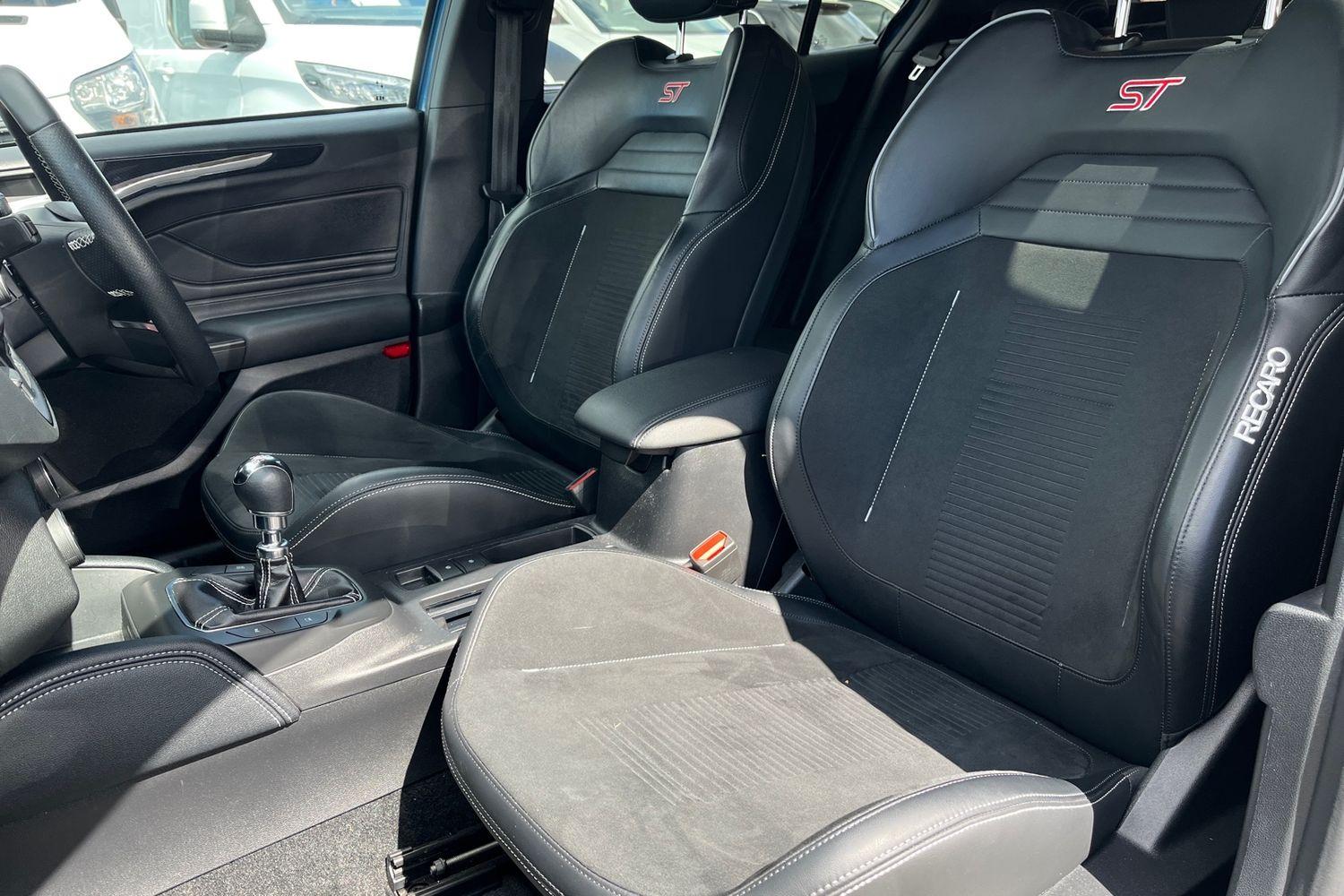 Ford Focus Photo 18