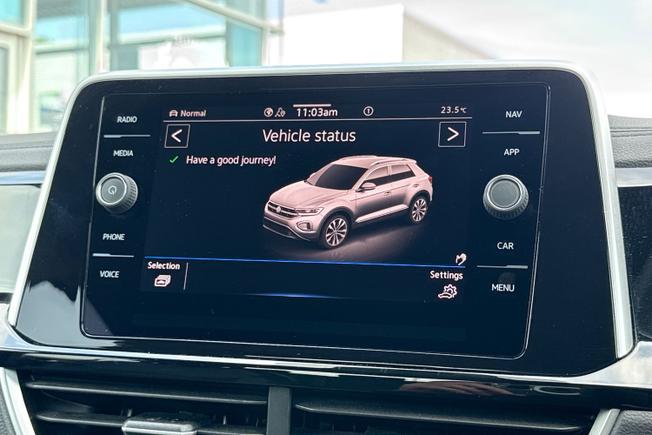 VOLKSWAGEN T-Roc Photo 31