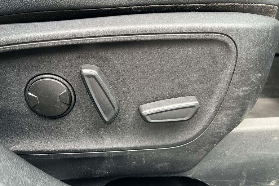 Ford KUGA Photo autoimg-69e14895ac898ee82b26b3bbeaf75d4704efbac0.jpg