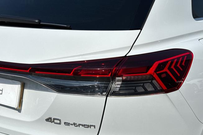 AUDI Q4 E-Tron Photo 18