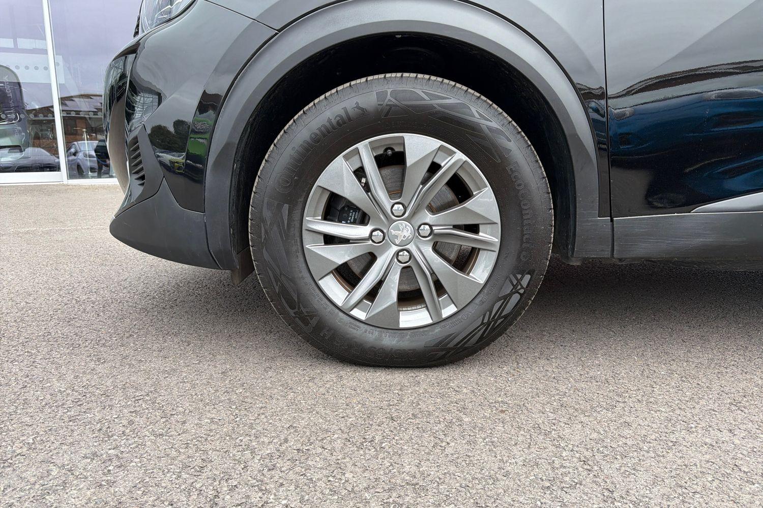 Peugeot E-2008 Photo 7