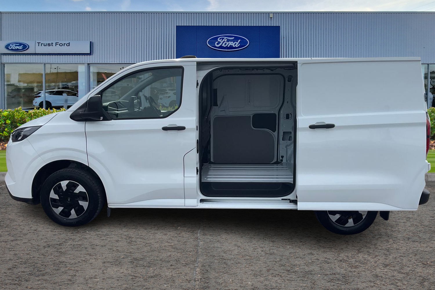 Ford E-Transit Custom Photo 4