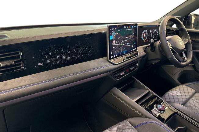 VOLKSWAGEN Tiguan Photo 2
