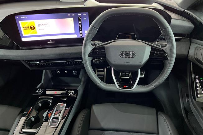 AUDI  A6 Photo 11