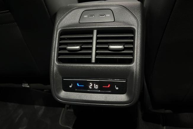 VOLKSWAGEN Passat Photo 30