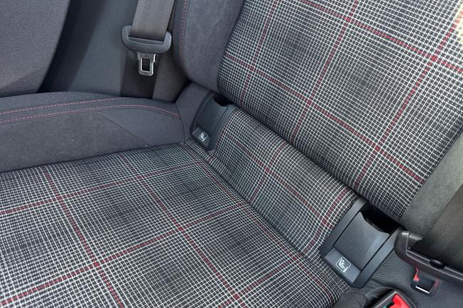 VOLKSWAGEN Golf Photo 44