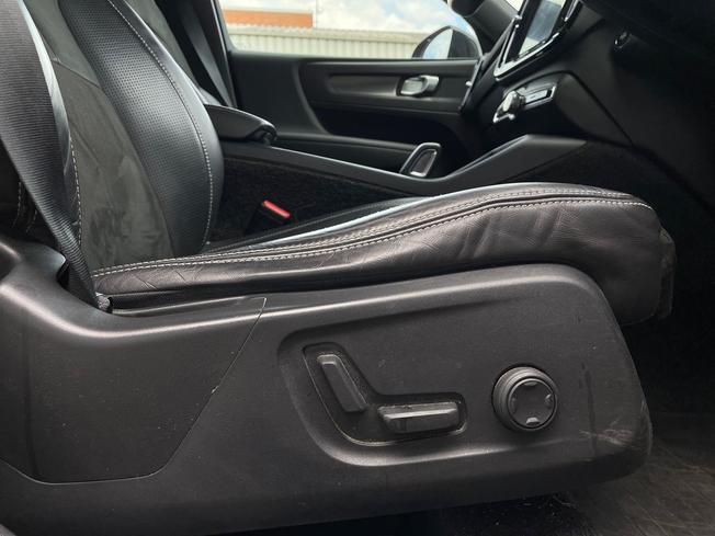 VOLVO XC40 Photo 32