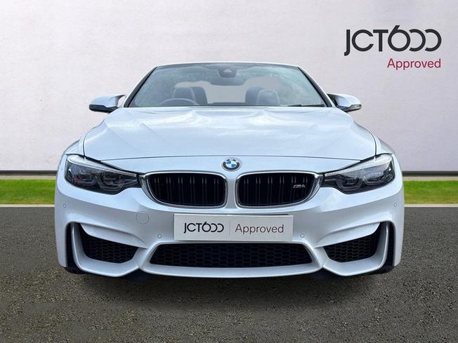 BMW M4 Photo 8