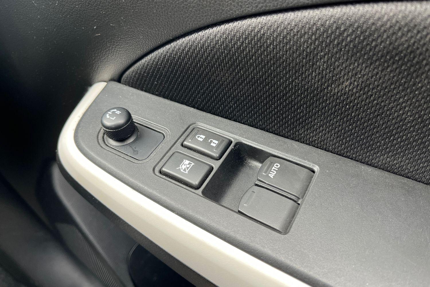 Suzuki SWIFT Photo 15