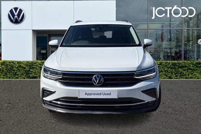 VOLKSWAGEN Tiguan Photo 8
