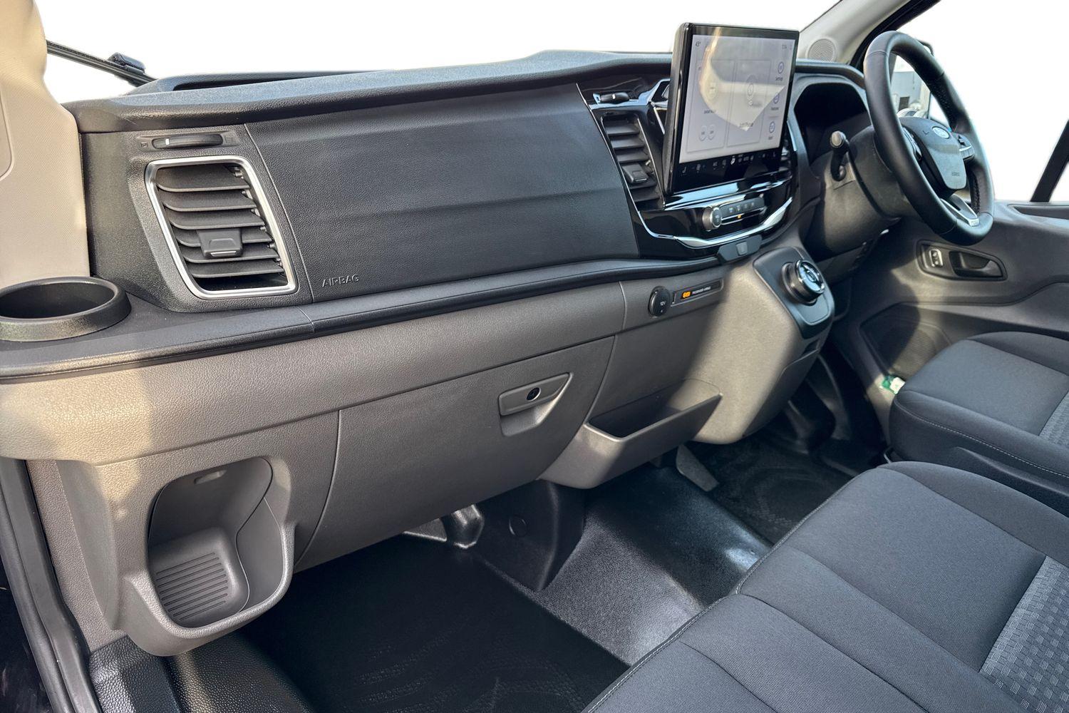 Ford E-TRANSIT Photo 2