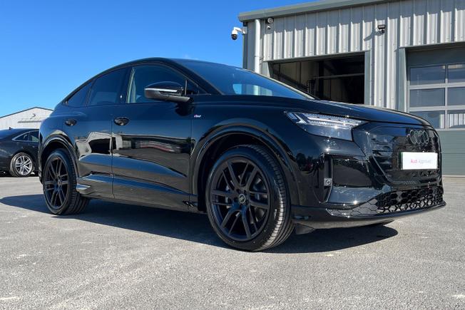 Audi Q4 e-tron Photo 22
