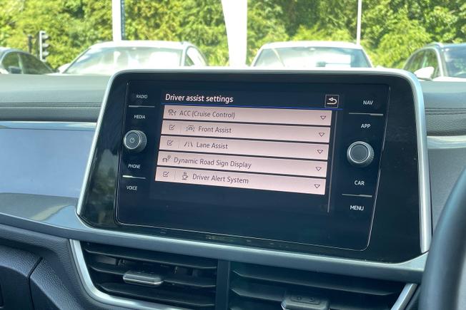VOLKSWAGEN T-Roc Photo 40