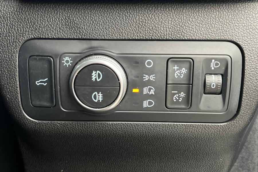 Ford Kuga Photo autoimg-6a0d2d77d7e8e1c1576b995975cdd967c83f9507.jpg