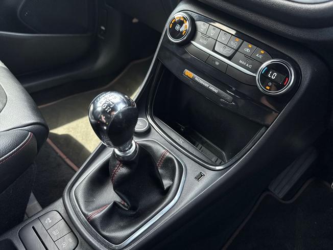 FORD Puma Photo 43