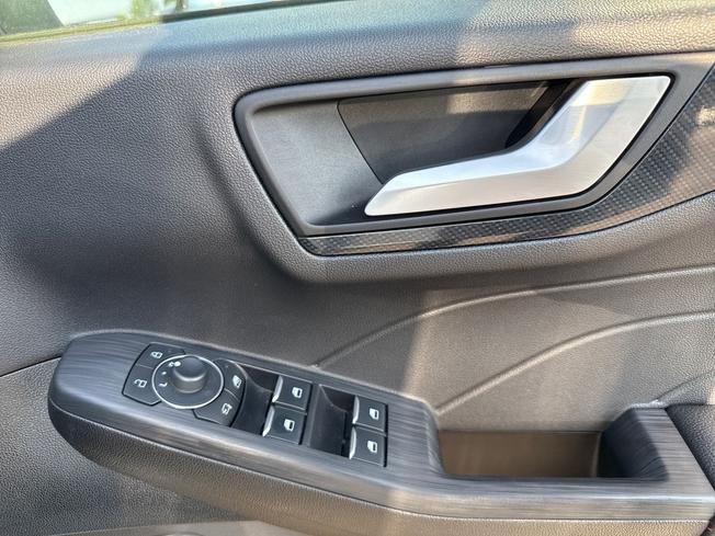 FORD Kuga Photo 31