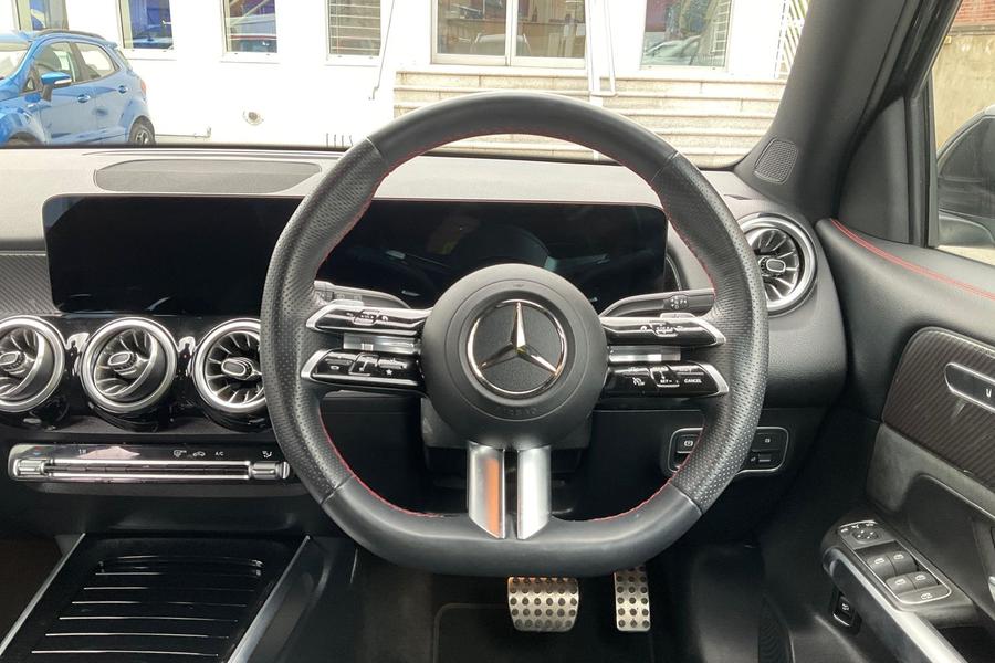 Mercedes-Benz GLB Photo autoimg-6a1a88e6355434f53f395fbedd992d9bed21f33a.jpg