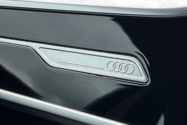 AUDI A6 Avant Photo 32