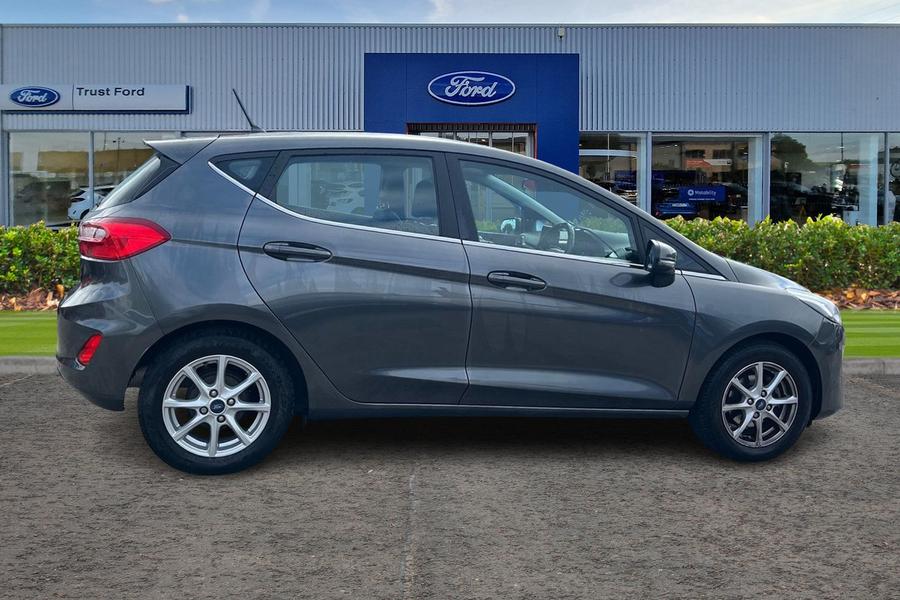 Ford FIESTA Photo autoimg-6a1fc9f48f860d64ff893c46d6ed12618b8061b1.jpg