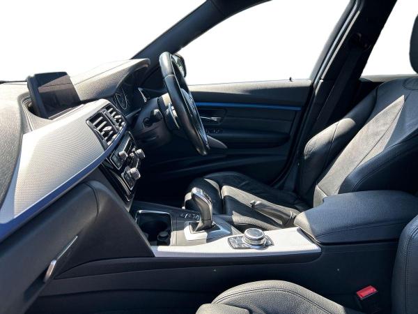 BMW 3 Series Photo autoimg-6a203a7ff9b2cb00ac14f145348a64a3bca300a7.jpg