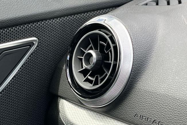 AUDI Q2 Photo 32