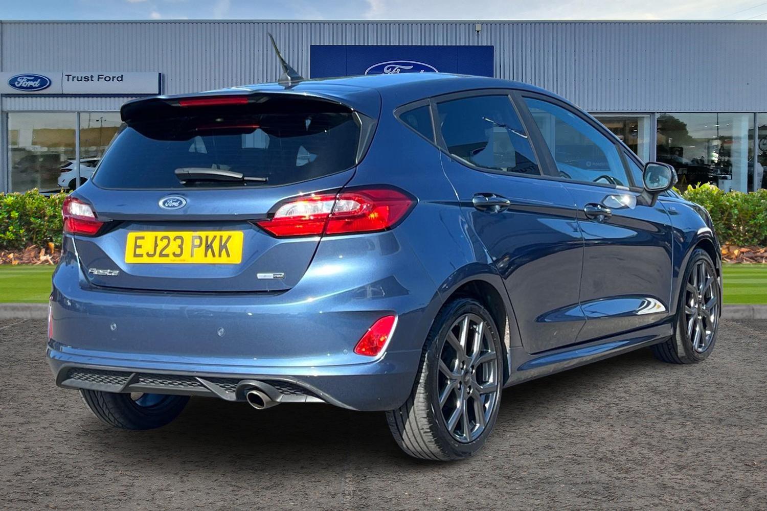 Ford FIESTA Photo 3