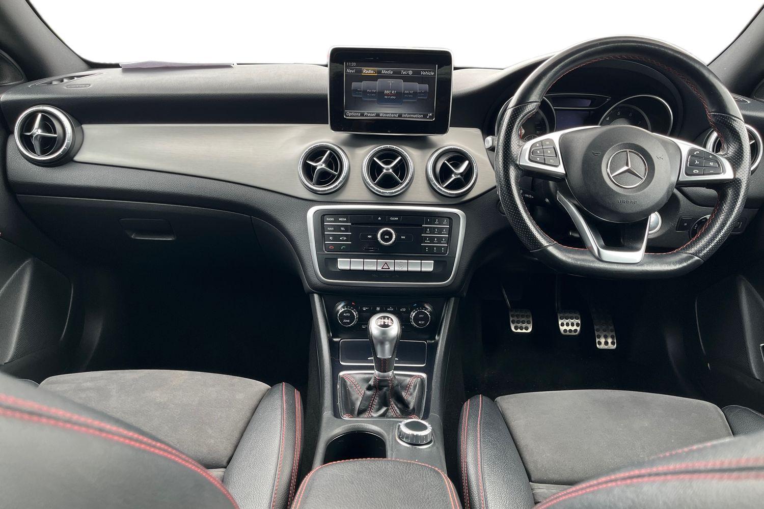 Mercedes-Benz CLA Photo 9