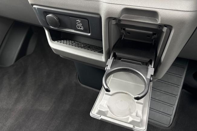 VOLKSWAGEN Transporter Photo 25