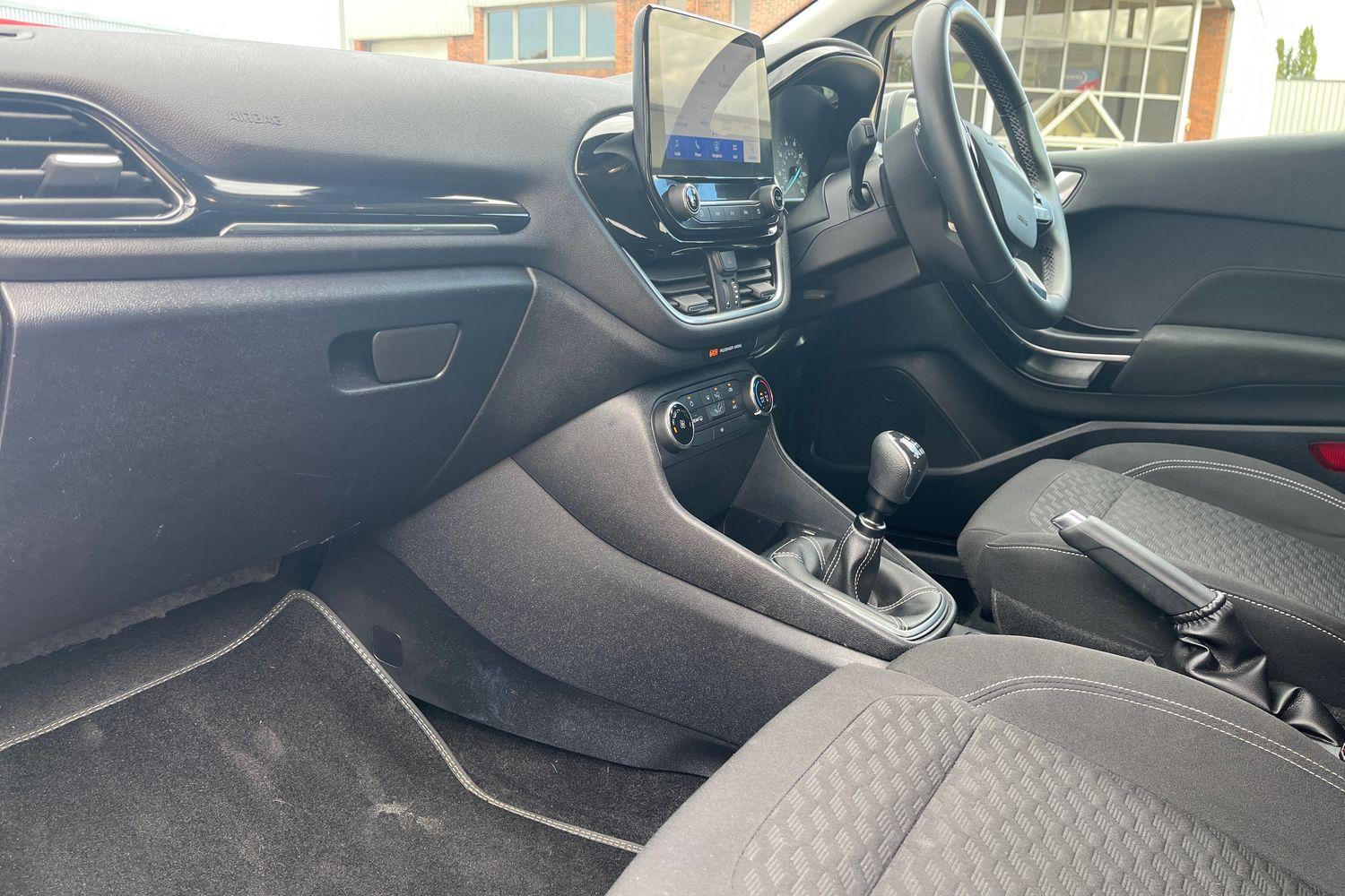 Ford Fiesta Photo 17