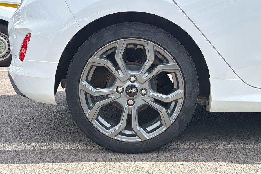 Ford FIESTA Photo autoimg-6a2c3877bf21eb3ee65be4257b87c7f1d37b1c06.jpg