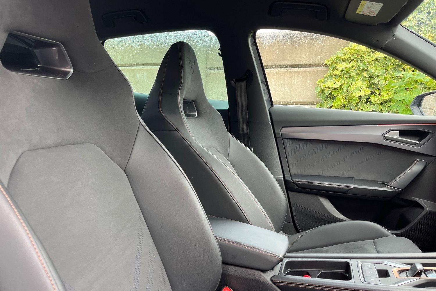 CUPRA FORMENTOR Photo 16