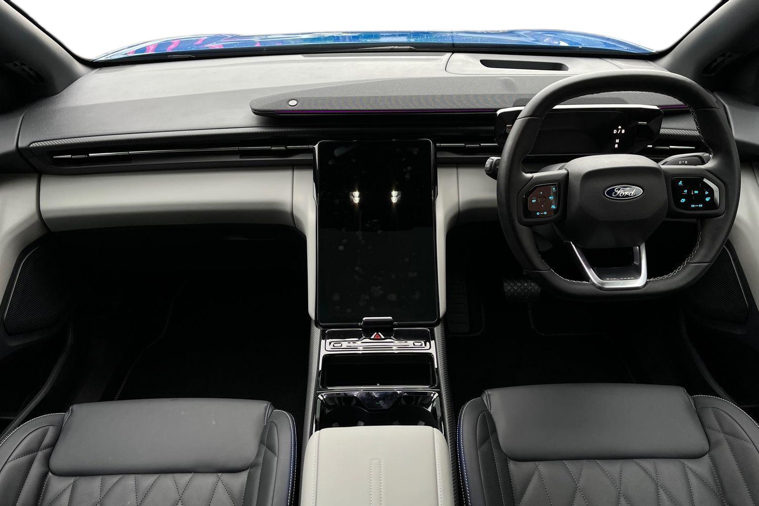 Ford Explorer Photo 9