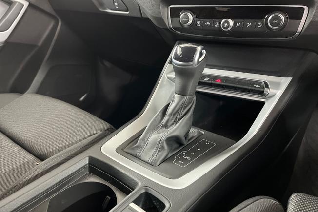 AUDI Q3 Photo 24