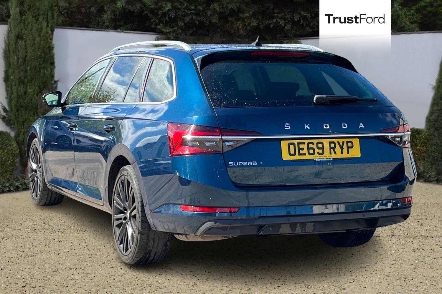 Skoda SUPERB Photo 1