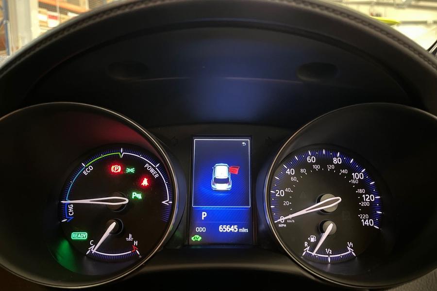 Toyota C-HR Photo autoimg-6a3a75e07553a25e3e51e76131dd973fdc675479.jpg