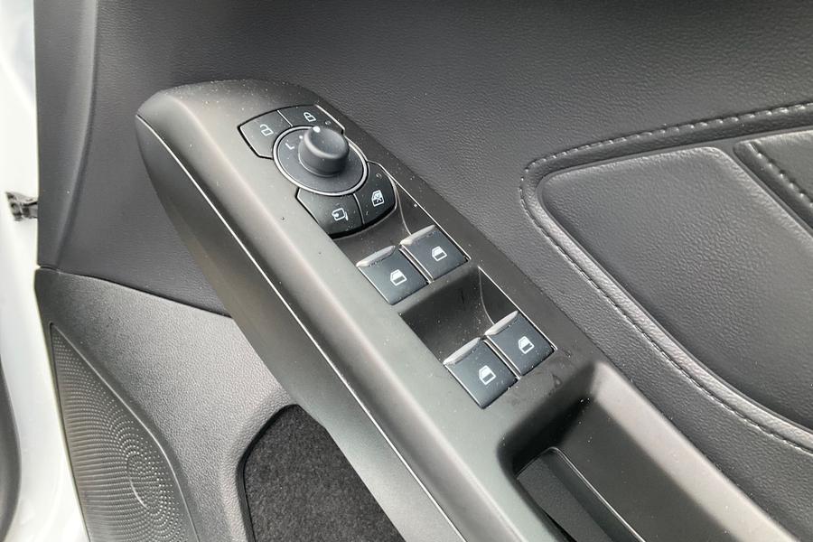 Ford Focus Photo autoimg-6a3b5ed29bd4fab94d305630e8a6bbc5b79d732b.jpg