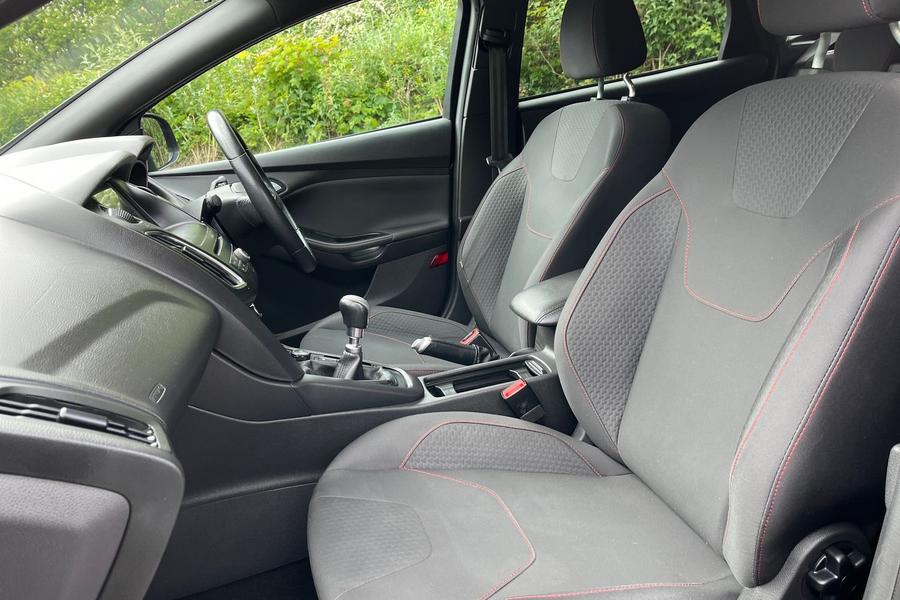 Ford FOCUS Photo autoimg-6a41b182aab738fbde9a767f84645ea308b88058.jpg