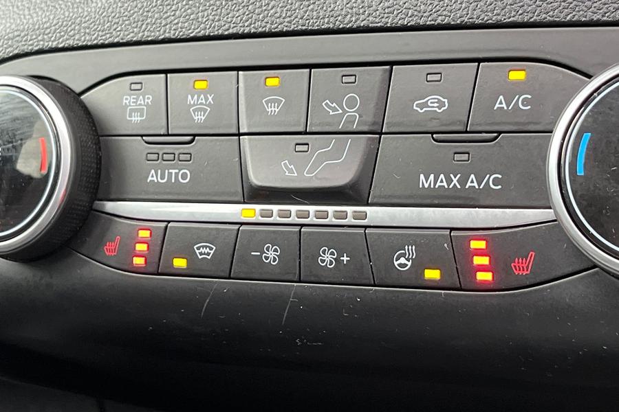 Ford KUGA Photo autoimg-6a451aeda2cba584010bd00775f42a39e608824b.jpg