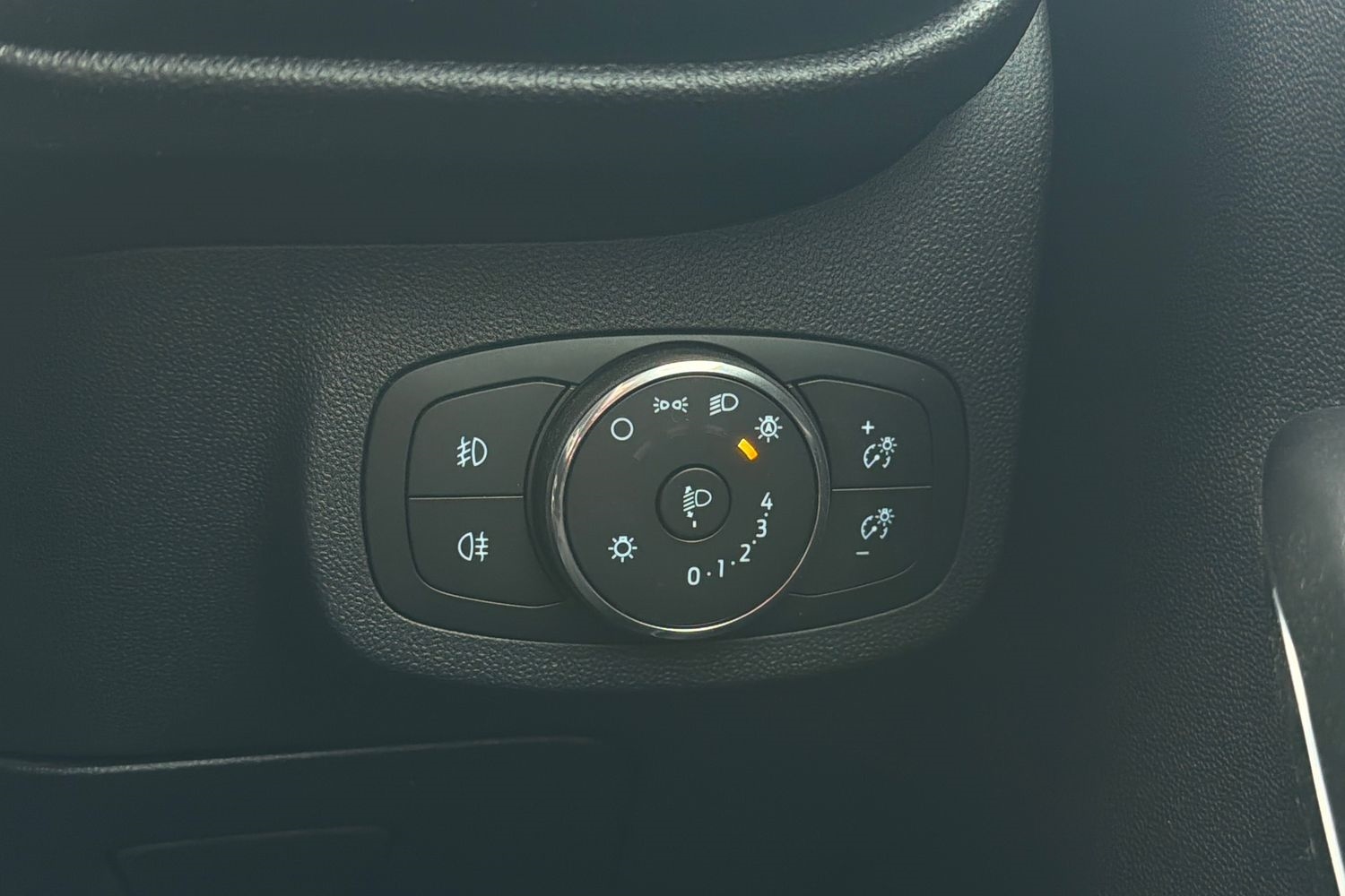 Ford FIESTA Photo 31
