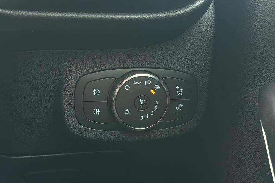 Ford FIESTA Photo autoimg-6a46595c03d08984ca34ab3265cdcb583efa2da2.jpg